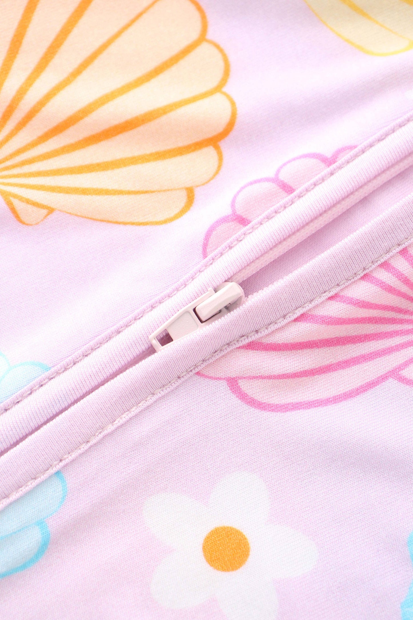 Pastel Seashell Zippy